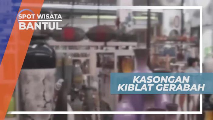 Aneka Kerajinan Cantik Berbahan Dasar Tanah Liat di Kasongan Bantul       