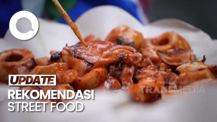 Bikin Laper: Jajan Cumi Bakar Pedas Gila dan Bakso Bakar