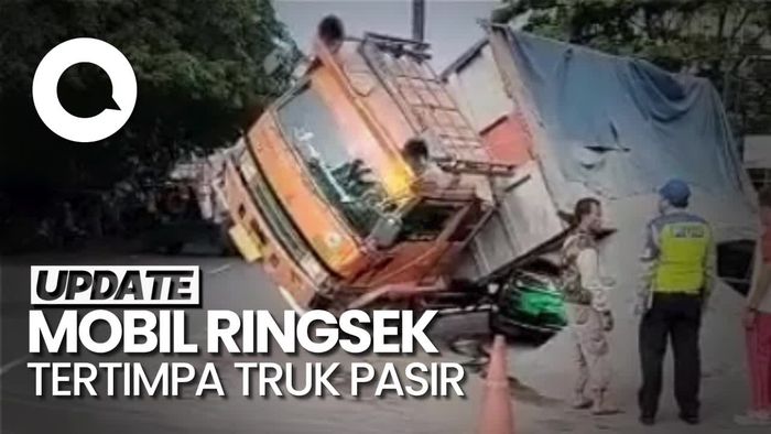 Penampakan Truk Pasir Timpa Mobil Dinas TNI di Cibubur