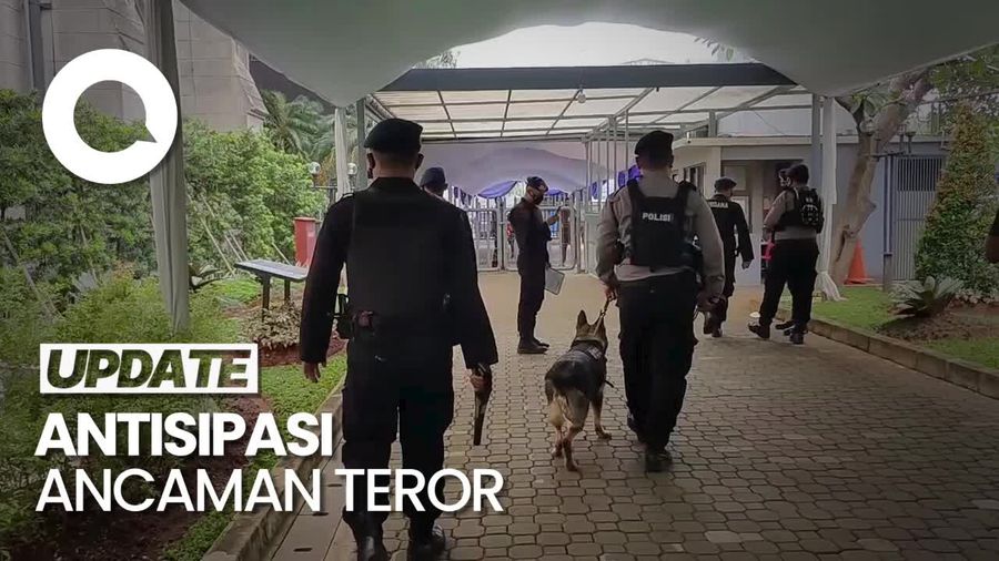 Tim Gegana-Anjing K9 Periksa Gereja Katedral Jakarta Jelang Misa Natal