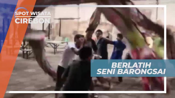 Berlatih Atraksi Barongsai di Kota Cirebon 