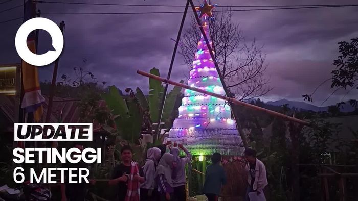 Pohon Natal dari Sampah Daur Ulang Meriahkan Perayaan di Tana Toraja
