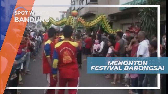Cap Go Meh, Antusias Warga Menikmati Festival Barongsai, Bandung
