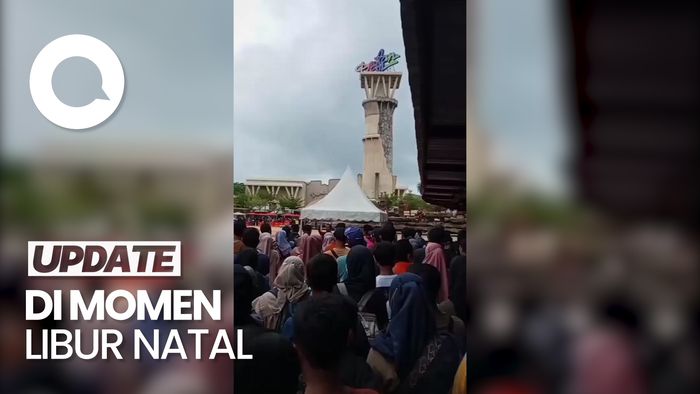 Antrean Pengunjung di Pintu Masuk Ancol Mengular!