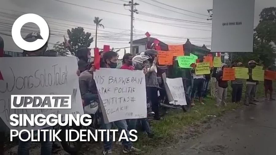 Momen Warga di Solo Demo Tolak Kedatangan Anies Baswedan