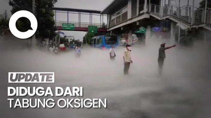 Penampakan Kepulan Asap Putih Selimuti Jalanan Jatinegara