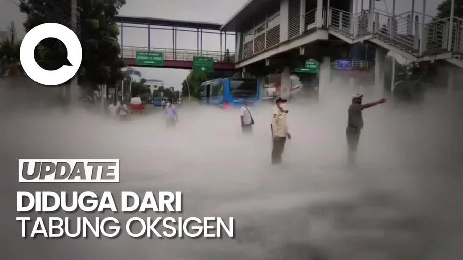 Penampakan Kepulan Asap Putih Selimuti Jalanan Jatinegara