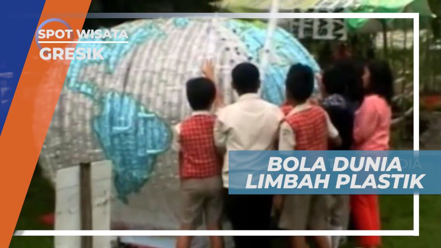 Membuat Bola Dunia Raksasa dari Limbah Palstik, Gresik