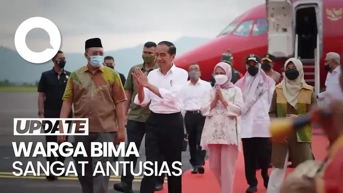 Tarian Wura Bongi Monca Sambut Jokowi saat Tiba di Bima