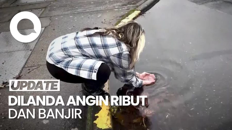AS dihantam Cuaca Ekstrem, Ubur-Ubur Terseret ke Jalanan