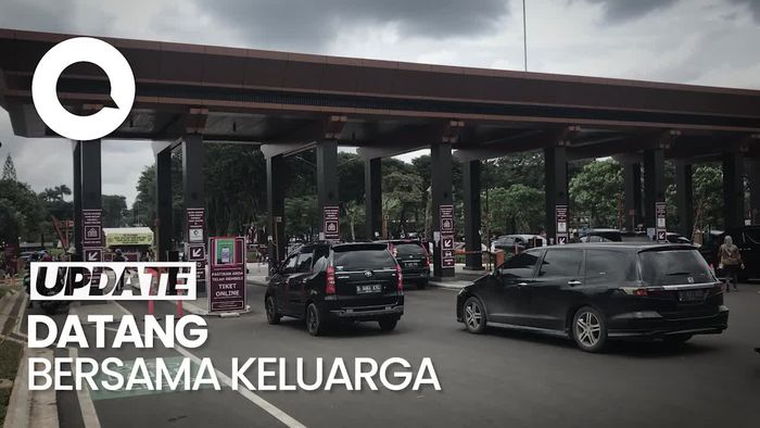 Jelang Tahun Baru, TMII Mulai Dipadati Pengunjung