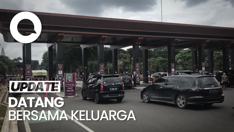 Jelang Tahun Baru, TMII Mulai Dipadati Pengunjung