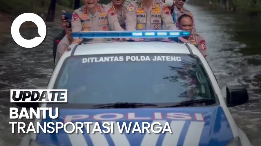 Penampakan Mobil Tangguh Polisi Membelah Dalamnya Banjir Semarang
