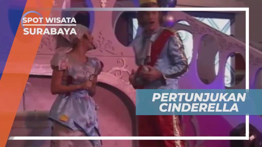 Melihat Teater Cinderella di Pusat Perbelanjaan Surabaya                 