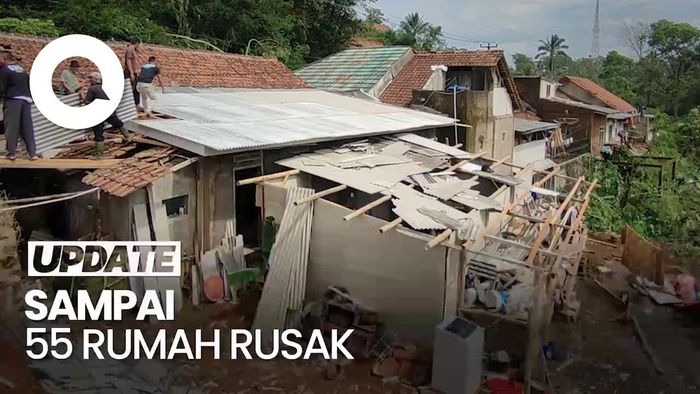 Penampakan Rumah Warga Rusak Diterjang Angin Kencang di Ciamis