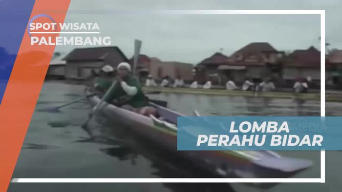 Adu Cepat Lomba Perahu Bidar di Palembang                  