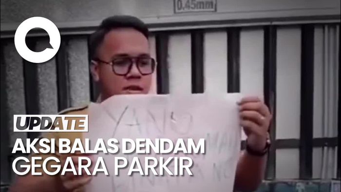 Heboh Pria Berseragam ASN Tempel Kertas Bertulis Binatang ke Rumah Warga