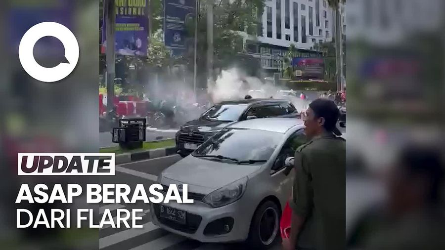 Polisi Bantah Video Dinarasikan Gas Air Mata di GBK