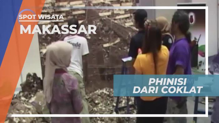 Kreasi Coklat Berbentuk Perahu Phinisi, Makassar
