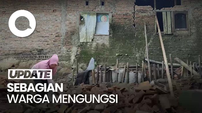 Alami Pergerakan Tanah Tengah Malam, Rumah Warga Lebak Retak