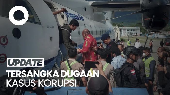 Penampakan Lukas Enembe Ditangkap-Diterbangkan ke Jakarta