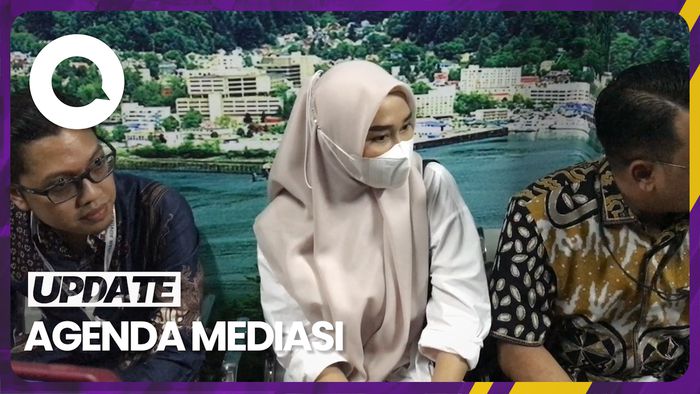 Septia Yetri Hadir di Sidang Perceraiannya dengan Putra Siregar