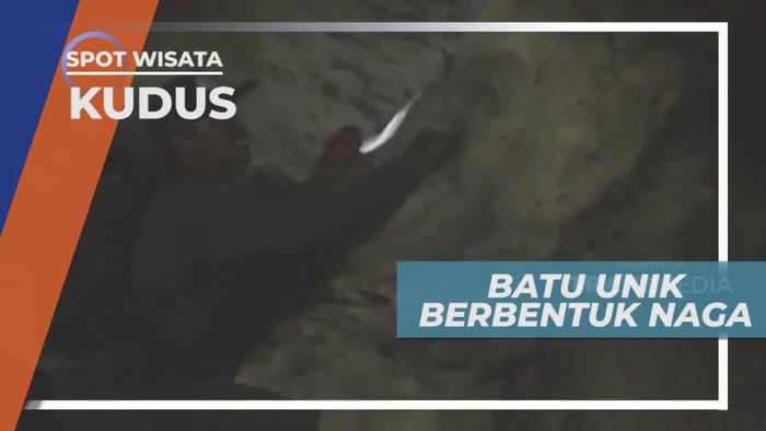 Melihat Batu Unik Berbentuk Naga di Kudus