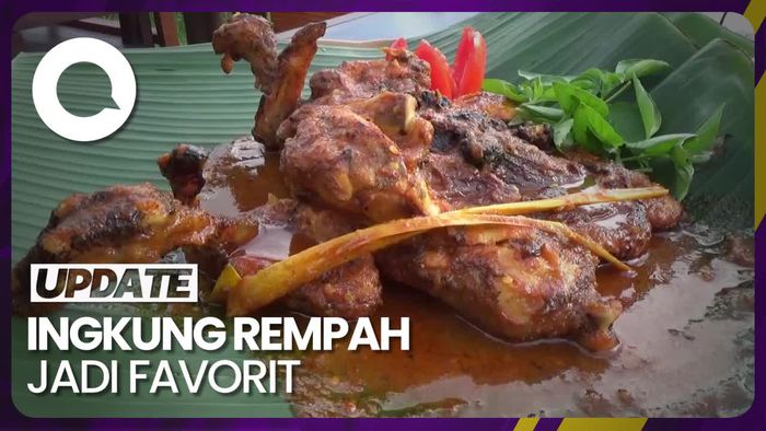 Sensasi Makan Ayam Rempah di Kaki Gunung Semeru