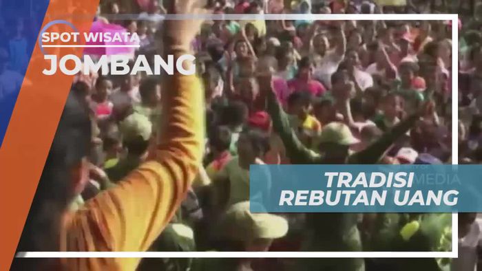 Tradisi Rebutan Uang Receh di Jombang Jawa Timur