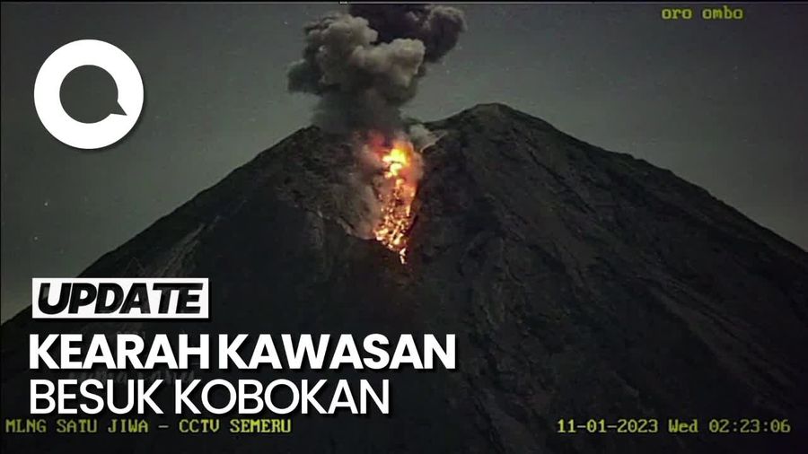 Gunung Semeru Muntahkan Lava Pijar Sejauh Satu Kilometer