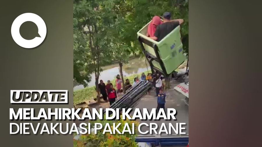 Ibu di Gresik Melahirkan di Lantai 2, Dievakuasi Pakai Mobil Crane 