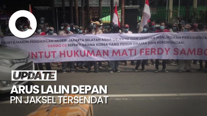 Massa Demo di PN Jaksel Minta Ferdy Sambo Dihukum Mati