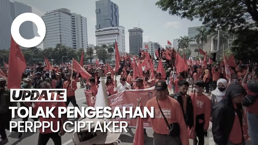Massa Buruh Tolak Perppu Ciptaker Padati Kawasan Patung Kuda