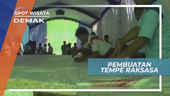 Membuat Tempe Raksasa Bersama Siswa dan Guru, Demak