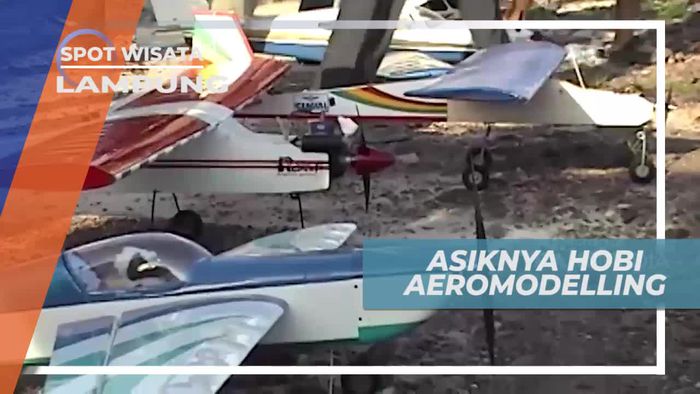 Sensasi Menerbangkan Pesawat Aeromodeling di Lampung