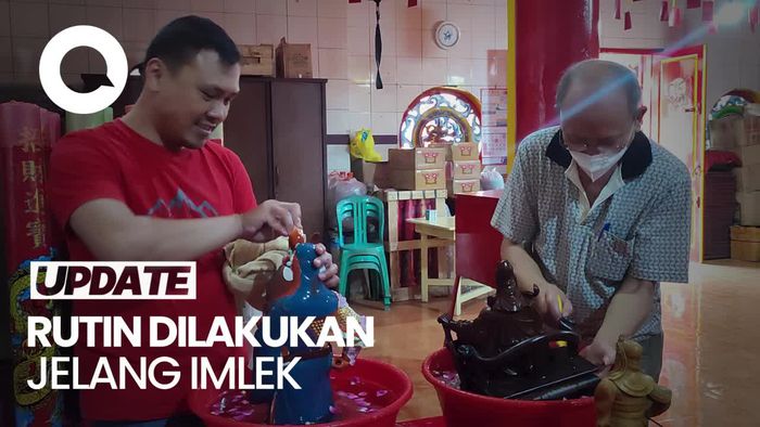 Tradisi Memandikan Patung Dewa di Kelenteng Hok Tek Bio Ciamis