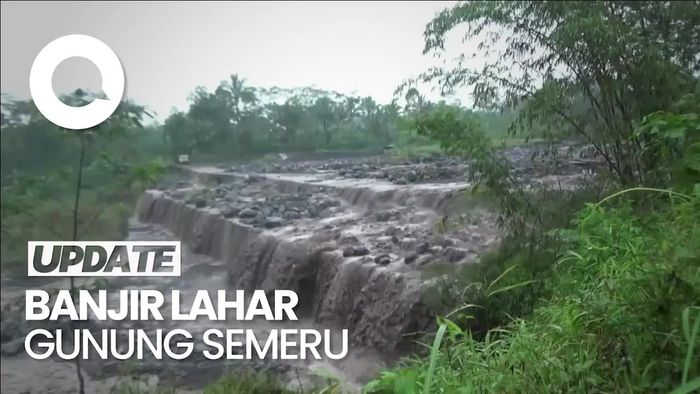 Penampakan Banjir Lahar Gunung Semeru Terjang Sejumlah Aliran Sungai