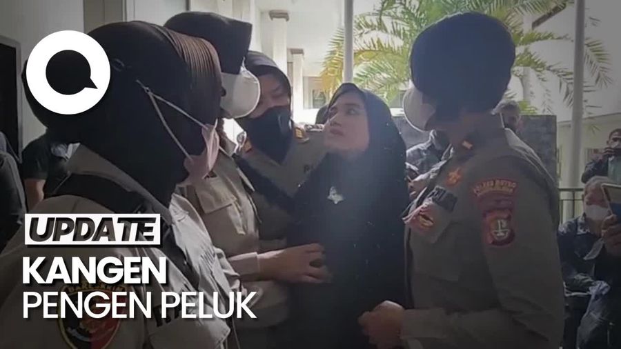 Heboh! Syarifah Ima Nekat Tarik Tangan Ferdy Sambo