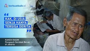 Nestapa Hidup Kakek Rasim Bergantung dari Kayuhan Gerobak Becak Tua