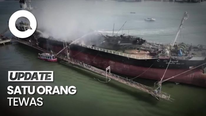 Tanker Minyak Terbakar-Meledak di Galangan Kapal di Thailand