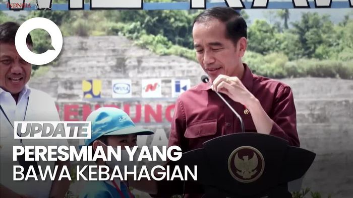 Resmikan Bendungan di Sulut, Jokowi Bagi-bagi Sepeda