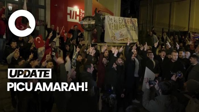 Warga Turki Bakar Bendera Swedia Imbas Pembakaran Al Quran