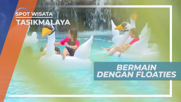 Bermain Floaties di Waterpark Tasikmalaya Jawa Barat