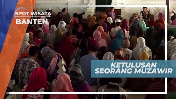 Ketulusan Seorang Muzawir, Pemandu Ziarah di Masjid Agung Banten