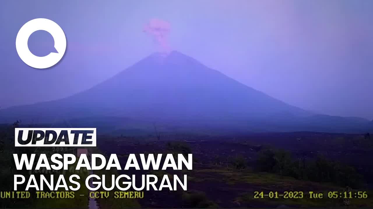 Penampakan Gunung Semeru Erupsi Setinggi 500 Meter