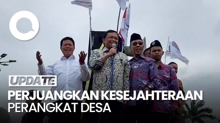 Legislator PD-PKB Temui Massa Aksi, Janji Perjuangkan Hak Perangkat Desa
