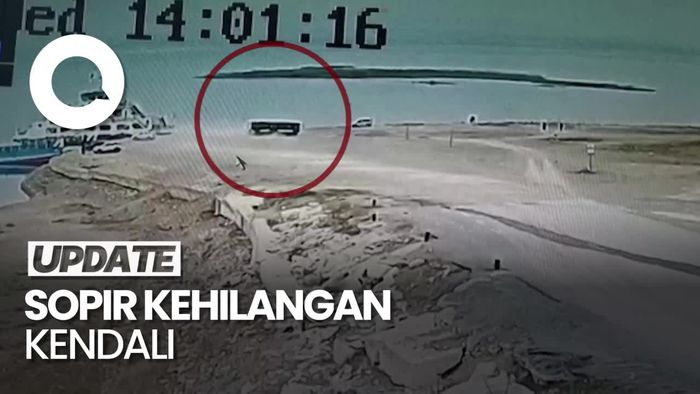 Momen Kepanikan Penumpang Saat Bus Jatuh ke Danau di Turki