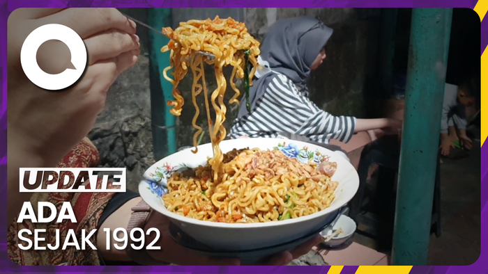 Menjajal Indomie Goreng Viral di Muara Karang