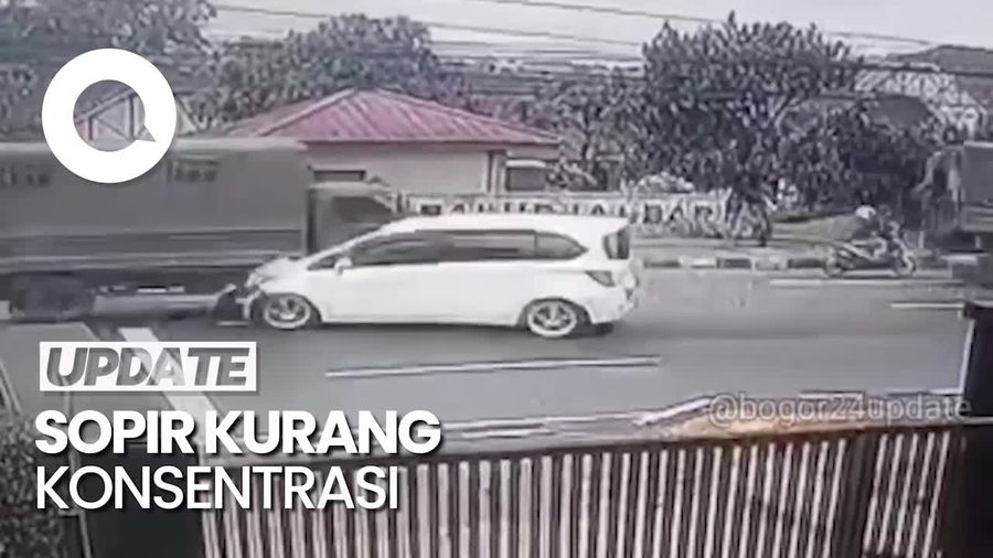 Detik-detik Mobil Tabrak 2 Truk TNI di Puncak Bogor
