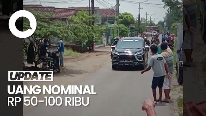 Bikin Heboh! Pengendara Mobil Ini Sebar Uang di Jalanan Desa Jombang